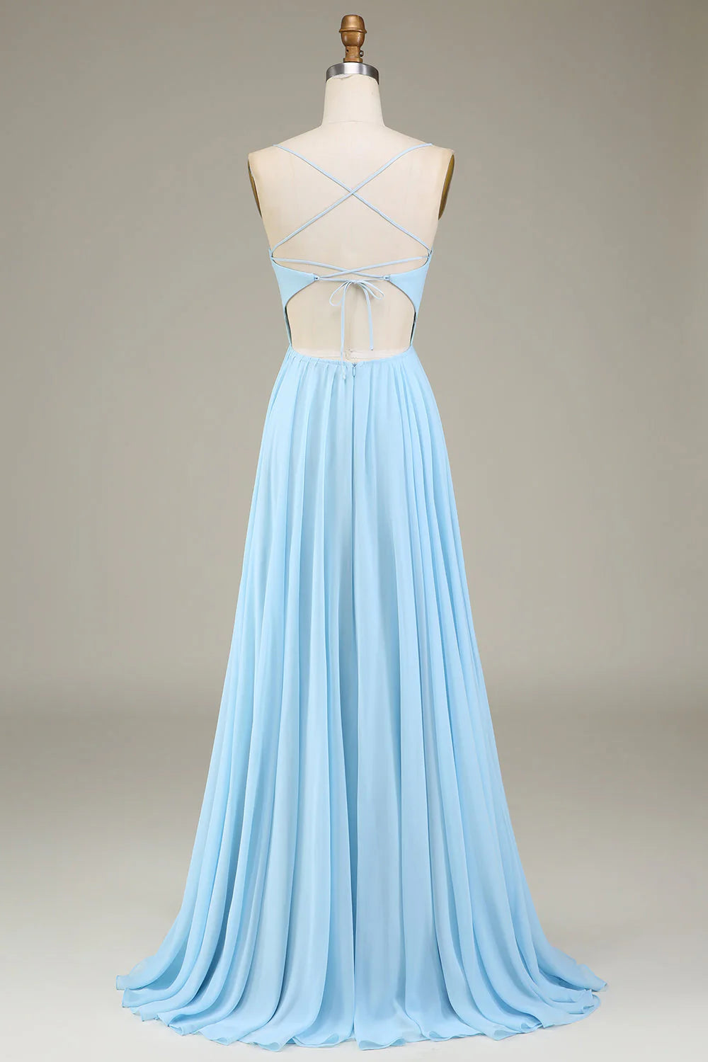 Vestido largo de dama de honor de gasa con tirantes finos y corte en A